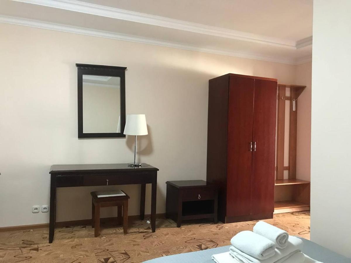 Hotel Eurasia Deluxe Борово Екстериор снимка