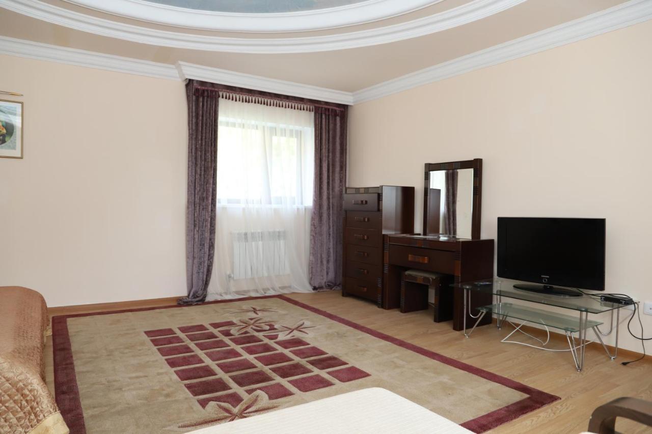 Hotel Eurasia Deluxe Борово Екстериор снимка